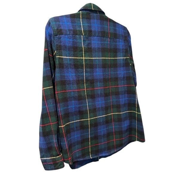 L.L. Bean Relaxed Fit Blue Plaid Brushed Flannel Button Down Med. Item #273137 - Picture 2 of 5